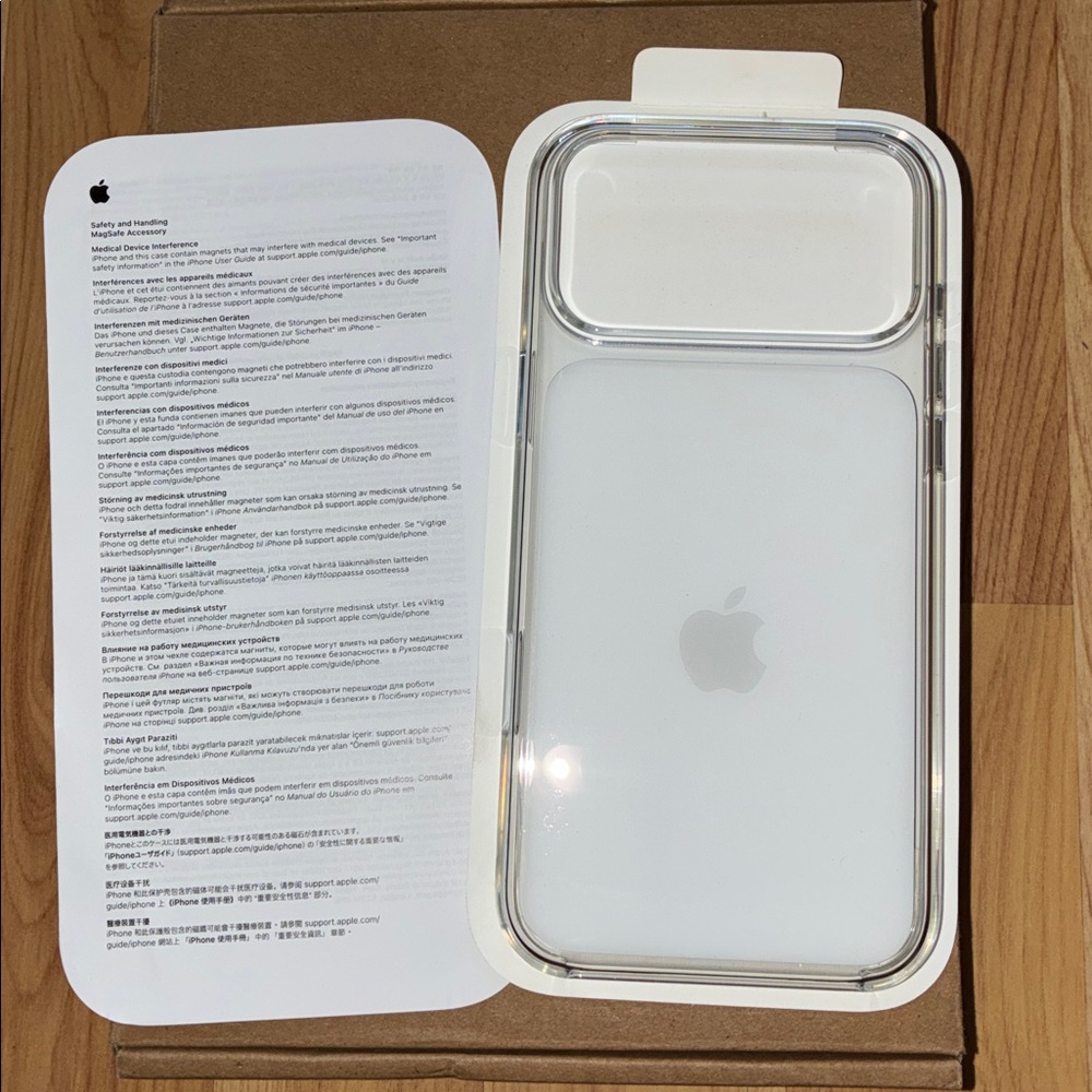Apple Clear iPhone 17 Pro Max Case with MagSafe - White Back